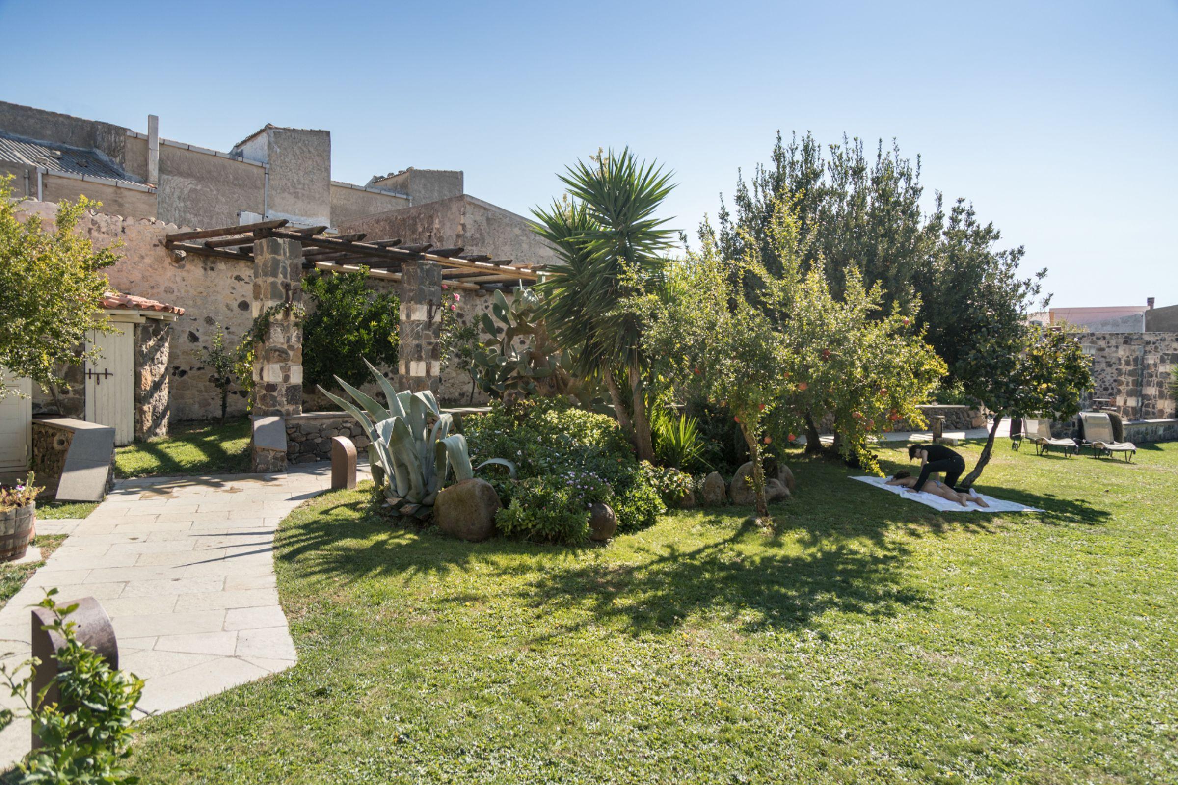 Il Cortiletto Hotel Maison Tresnuraghes Bagian luar foto