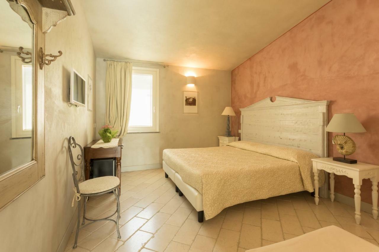 Il Cortiletto Hotel Maison Tresnuraghes Bagian luar foto